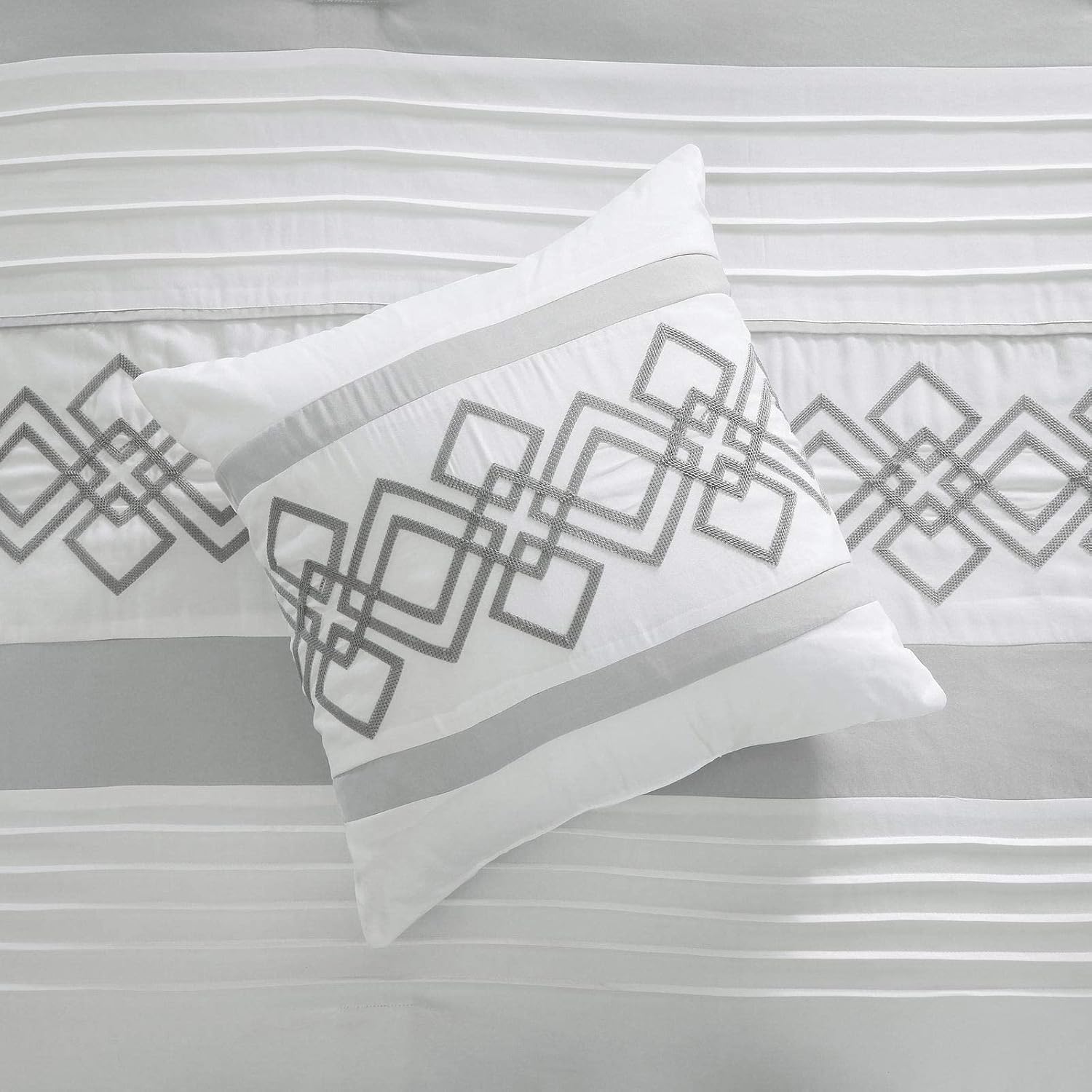 Conjunto de Edredom Ariel 7 Peças com Saia para Cama e Almofadas